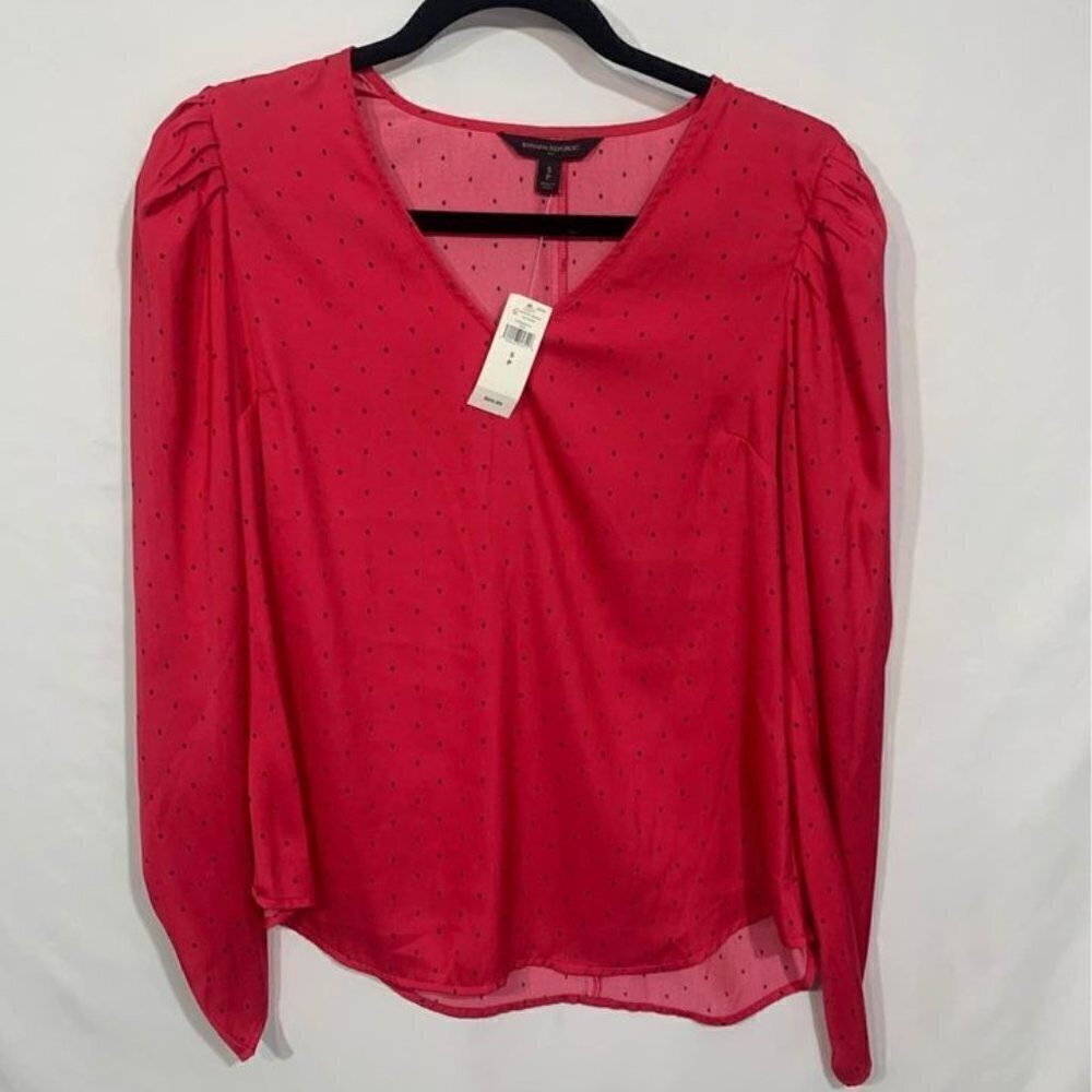 Banana Republic Woman’s Long Sleeve Blouse. NWT. Size Small.